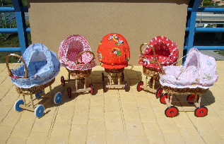 Korbpuppenwagen